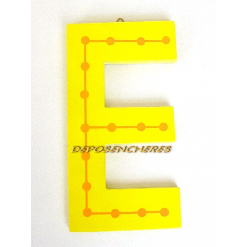 Lettre alphabet "E" en bois peint 15cm